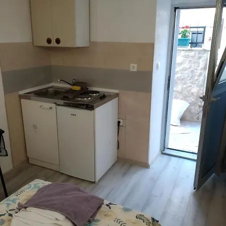 Milica Studio,skradinsko Polje 24 *